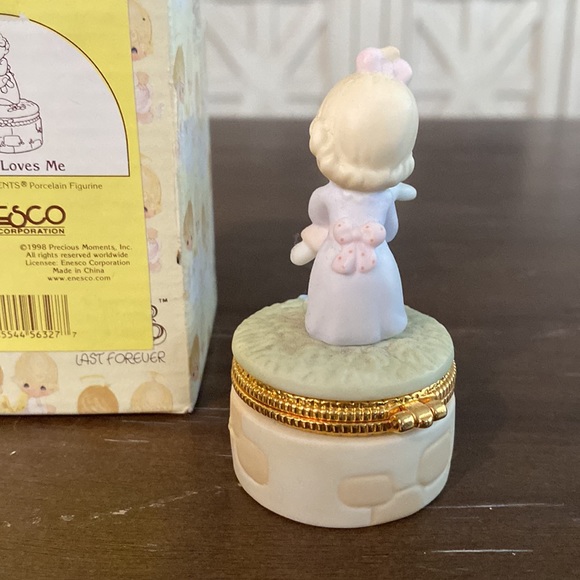 Precious Moments Jesus Loves Me Figurine - Picture 3 of 5